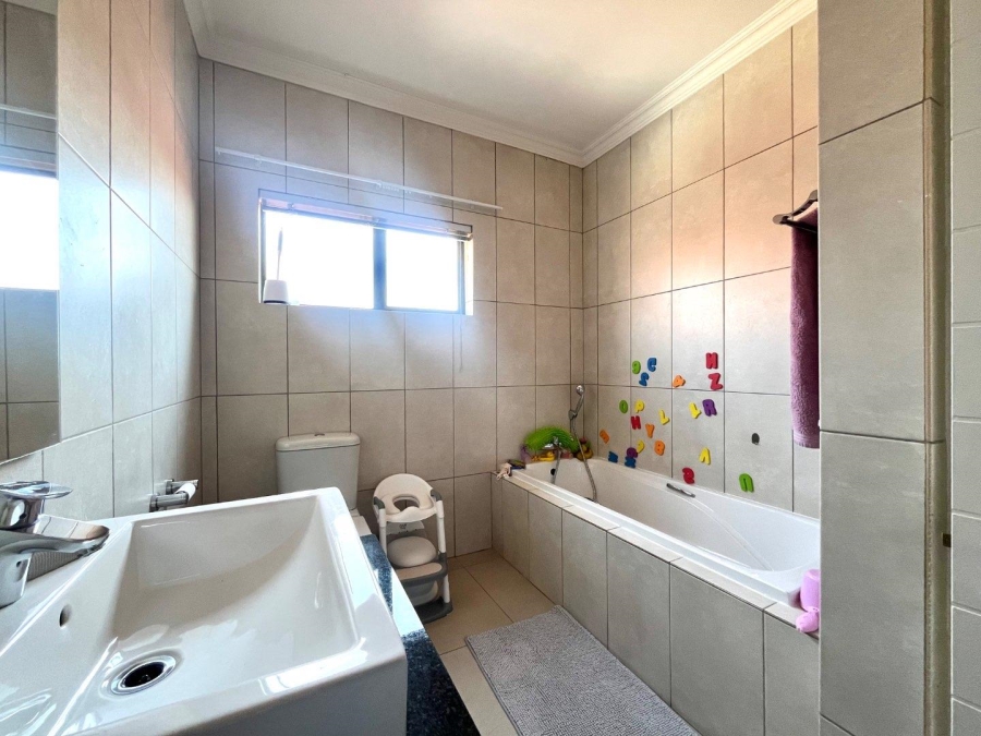 3 Bedroom Property for Sale in Wild Olive Estate Free State